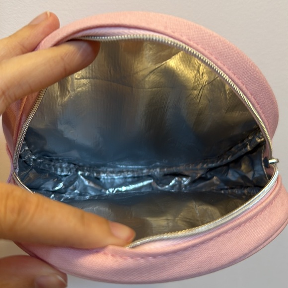 Pink round cosmetic bag - Picture 3 of 3